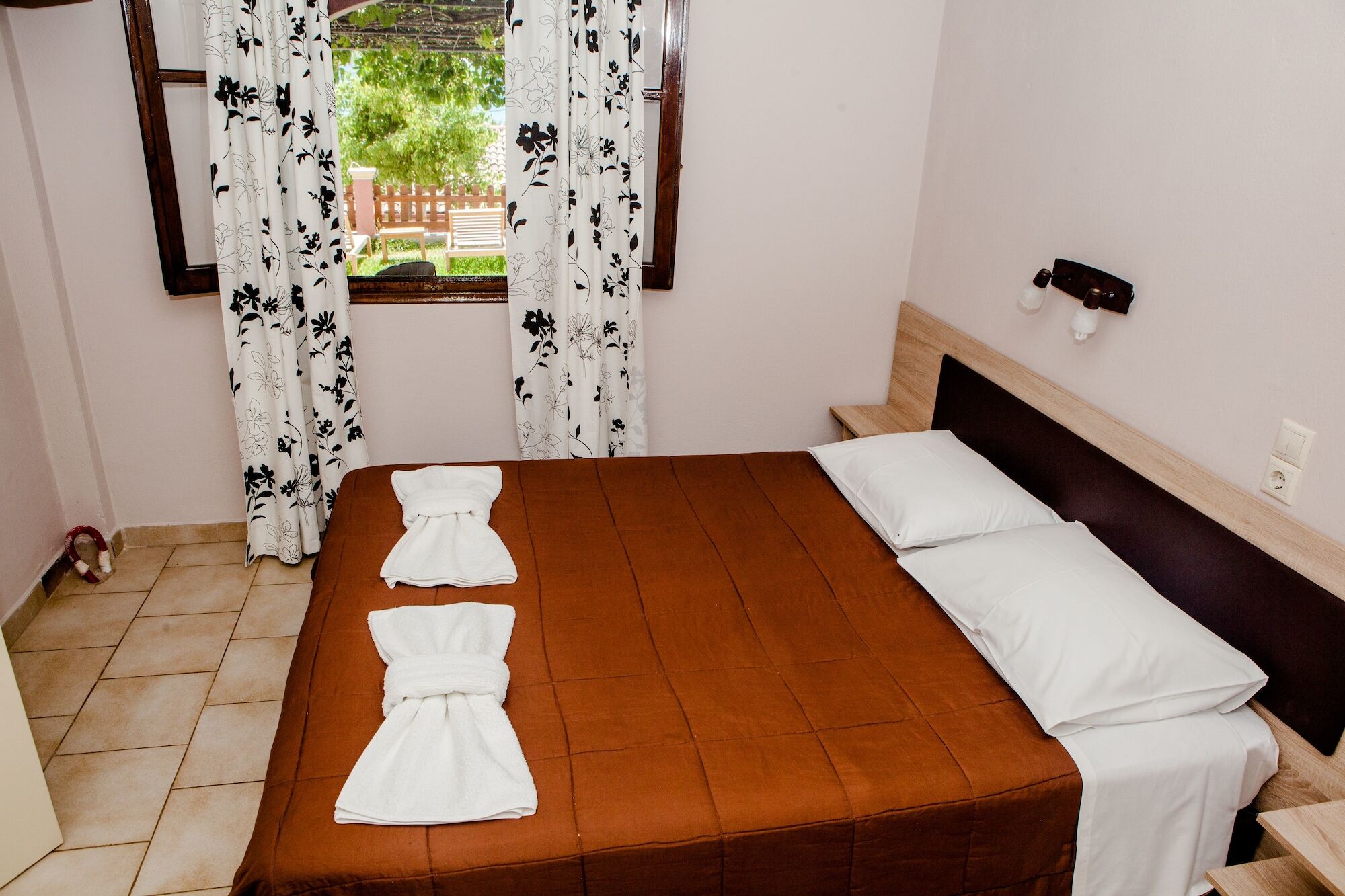 Eleana Apartments And Studios Agios Georgios  Ngoại thất bức ảnh